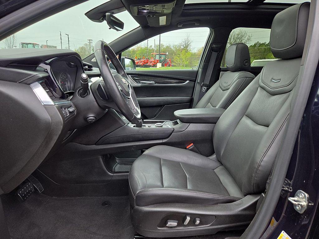 used 2021 Cadillac XT5 car, priced at $26,698