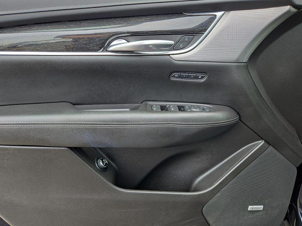 used 2021 Cadillac XT5 car, priced at $26,698