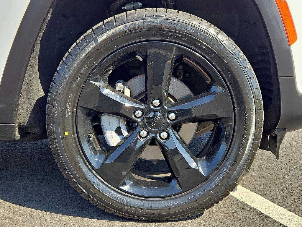 used 2023 Jeep Grand Cherokee car, priced at $31,698