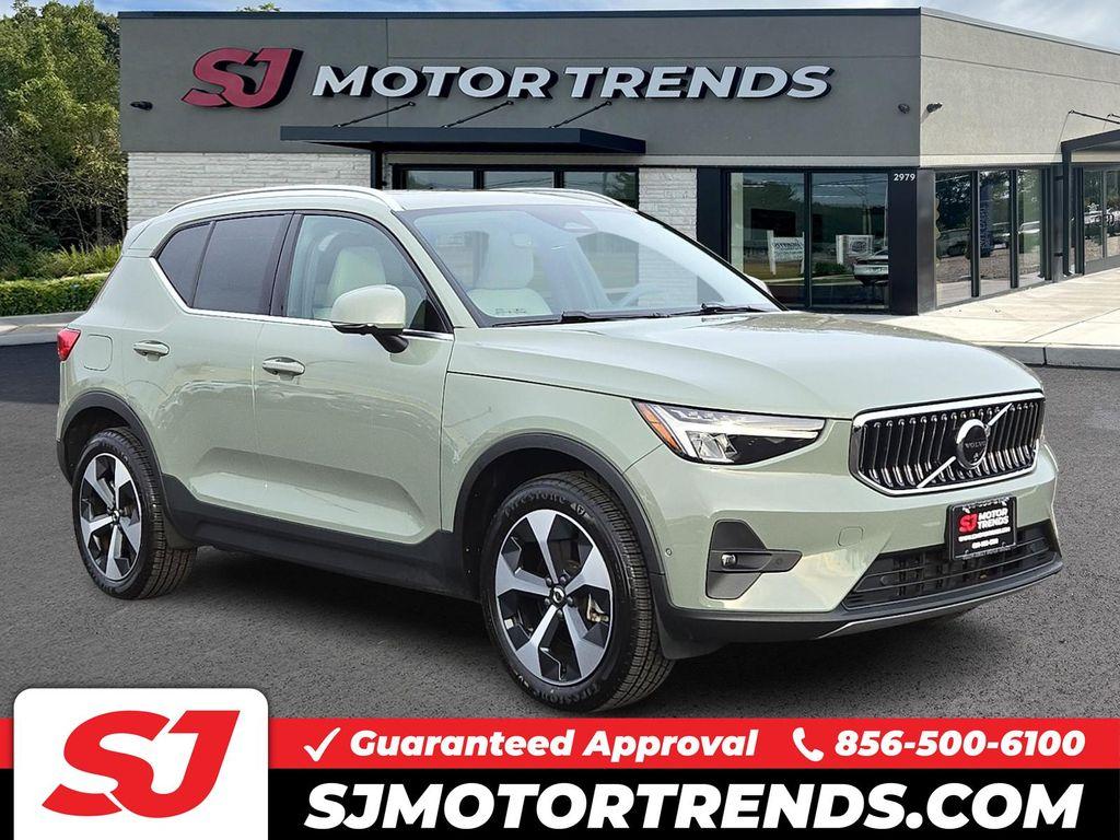 used 2024 Volvo XC40 car