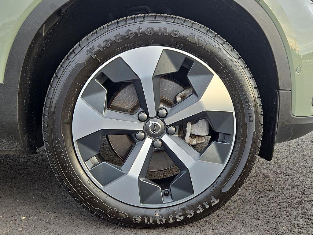 used 2024 Volvo XC40 car