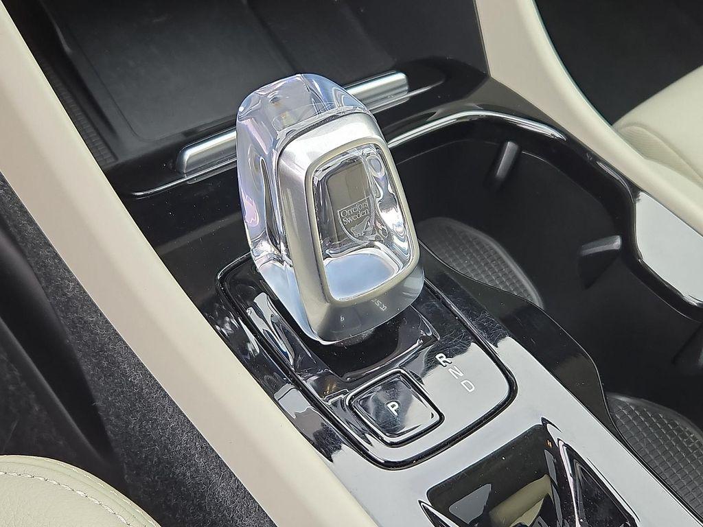 used 2024 Volvo XC40 car