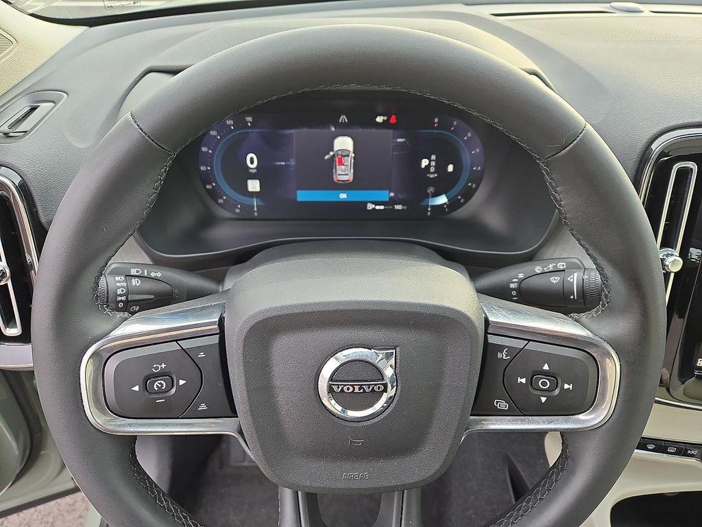 used 2024 Volvo XC40 car