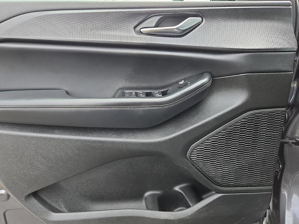 used 2024 Jeep Grand Cherokee L car, priced at $30,999