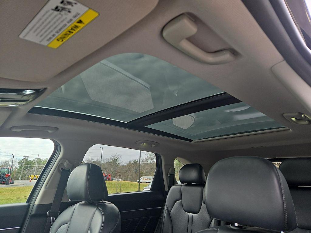 used 2022 Kia Sorento car, priced at $27,999