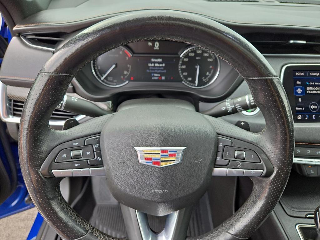 used 2021 Cadillac XT4 car, priced at $25,999