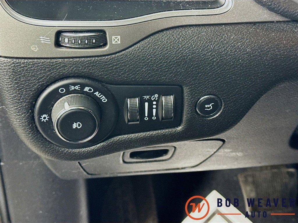 used 2021 Jeep Cherokee car, priced at $15,395