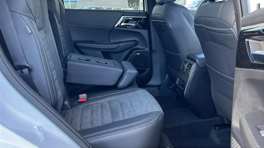 new 2026 Mitsubishi Outlander car