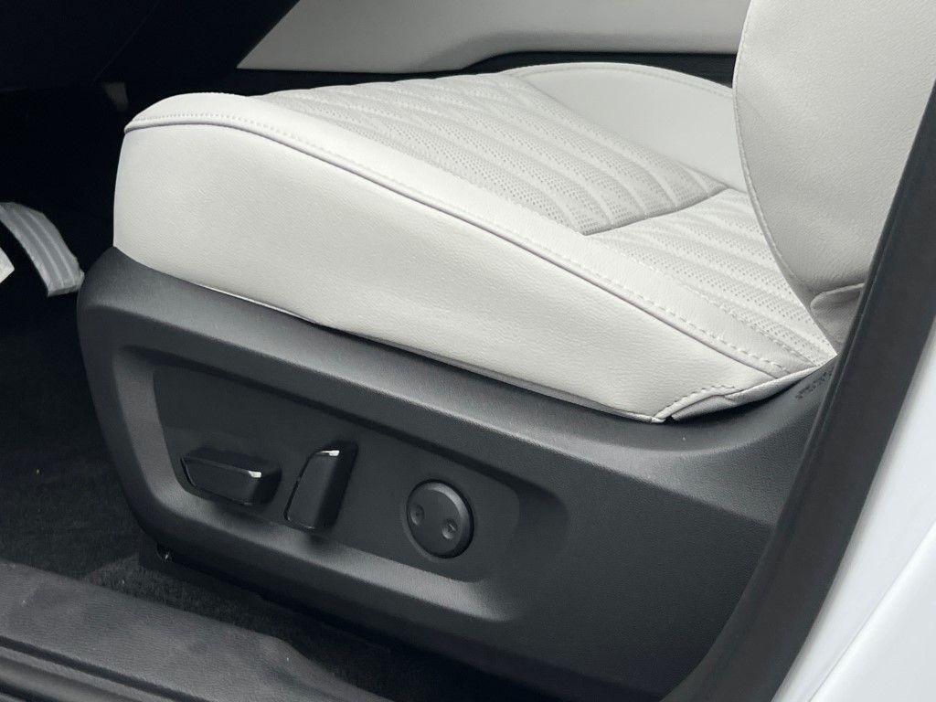 new 2025 Mitsubishi Outlander car, priced at $43,750