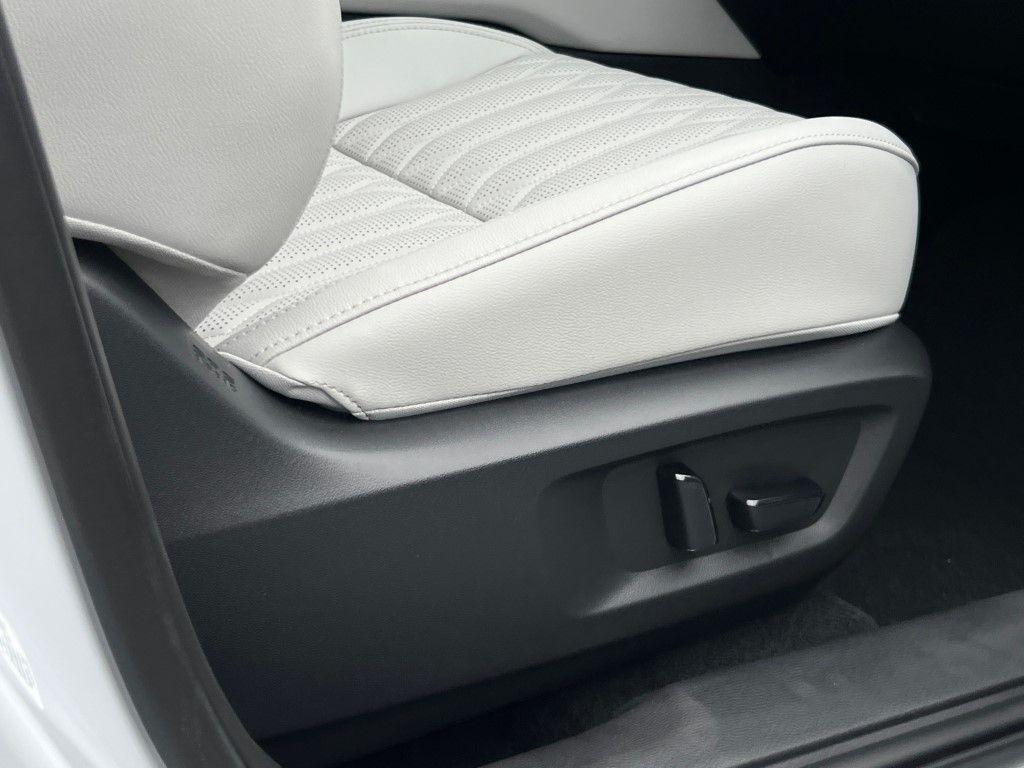 new 2025 Mitsubishi Outlander car, priced at $43,750