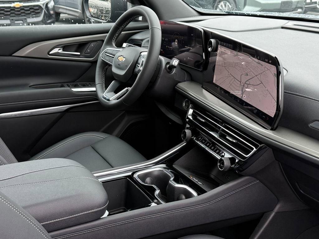 new 2026 Chevrolet Traverse car, priced at $44,043