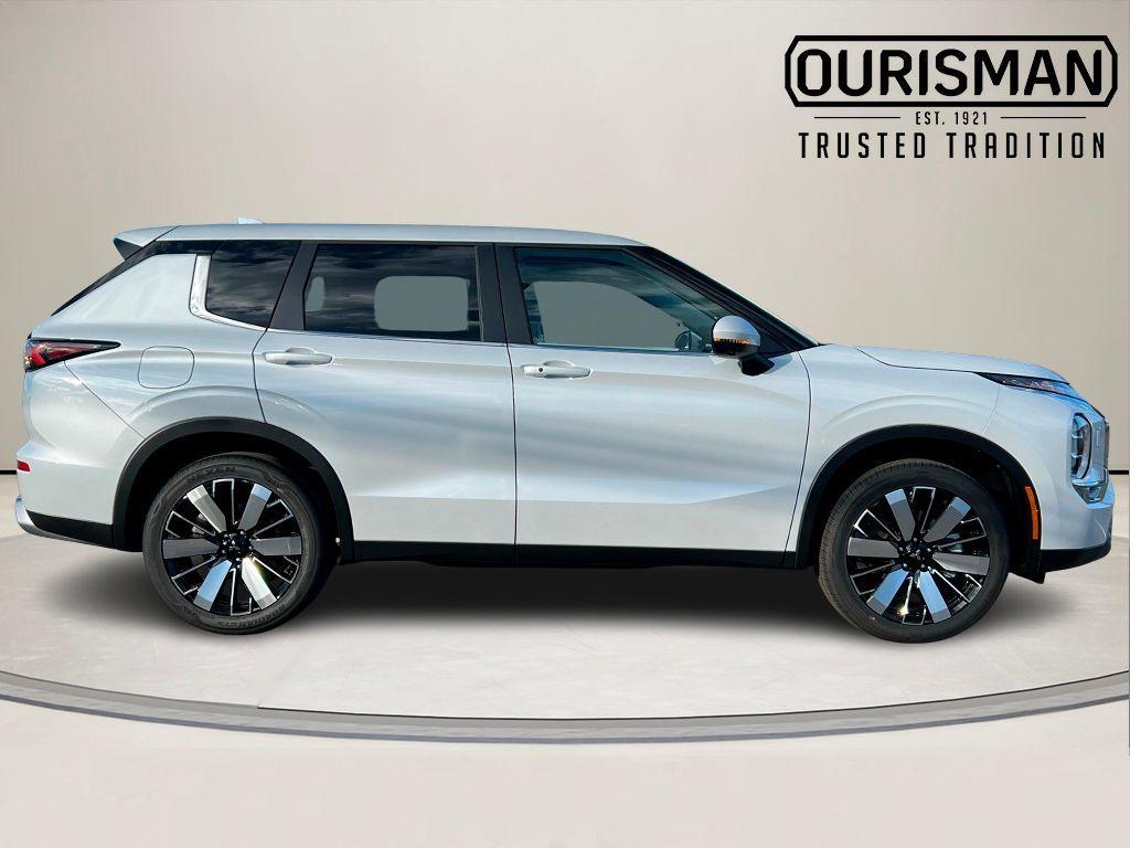 new 2026 Mitsubishi Outlander car, priced at $39,240