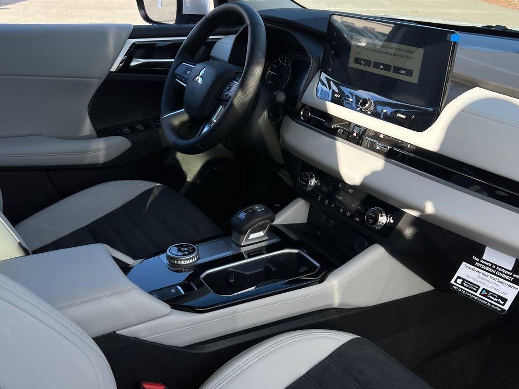 new 2026 Mitsubishi Outlander car, priced at $39,240