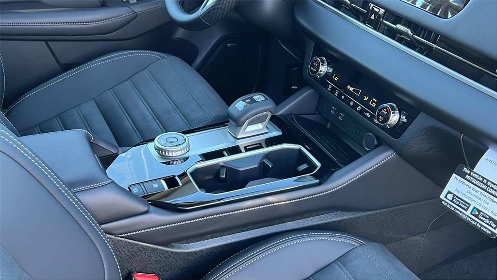 new 2025 Mitsubishi Outlander car, priced at $38,285