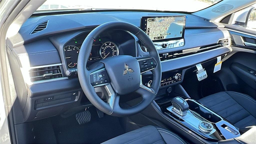 new 2025 Mitsubishi Outlander car, priced at $38,285