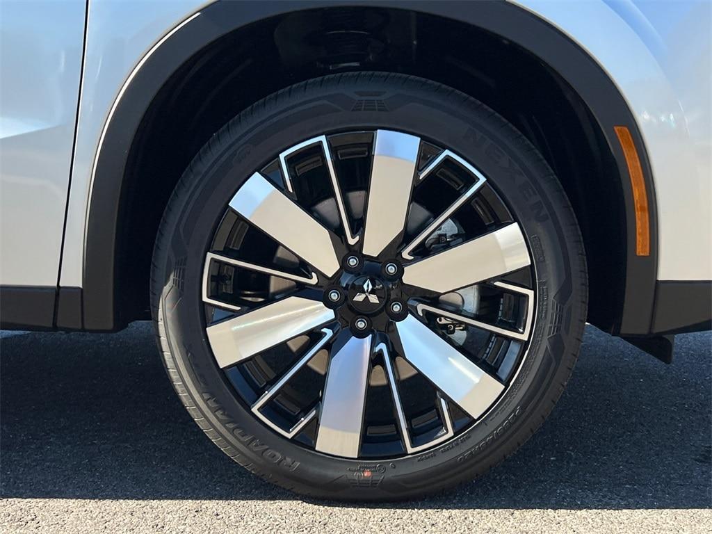 new 2025 Mitsubishi Outlander car, priced at $38,285