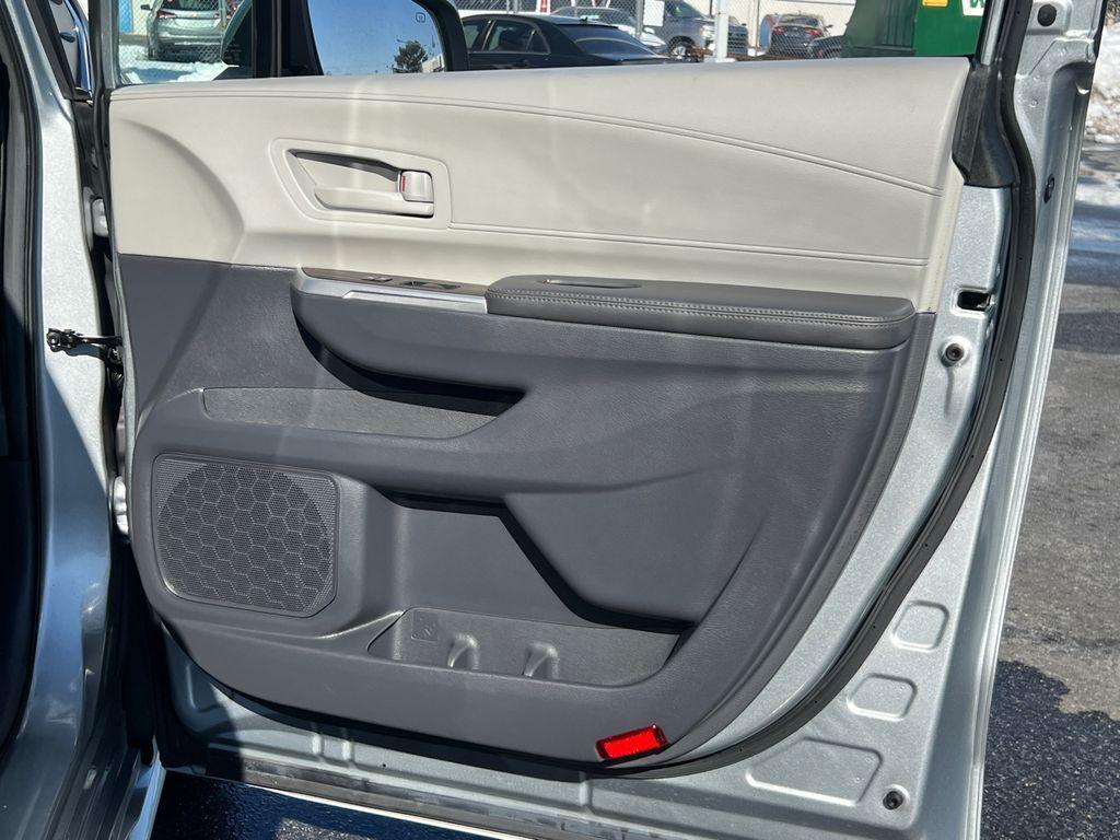 used 2024 Toyota Sienna car, priced at $32,000