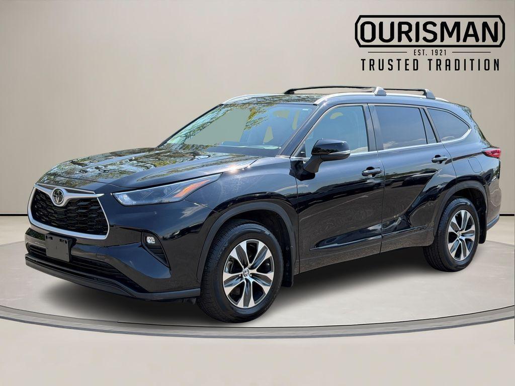 used 2023 Toyota Highlander car, priced at $36,800