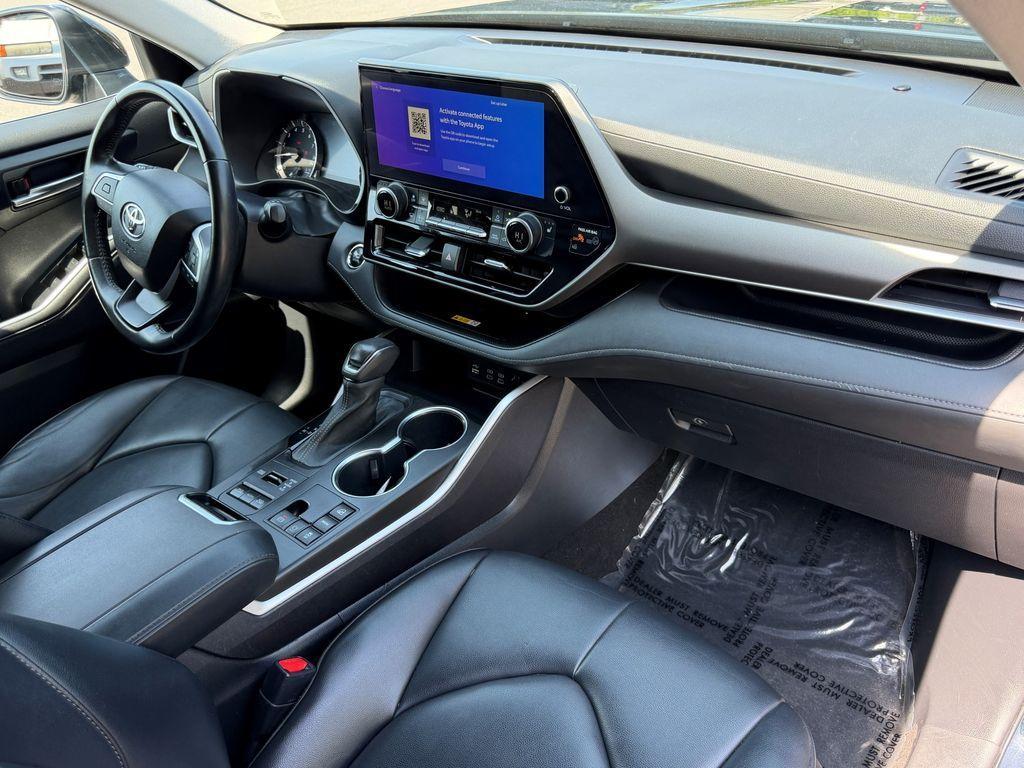 used 2023 Toyota Highlander car, priced at $36,800