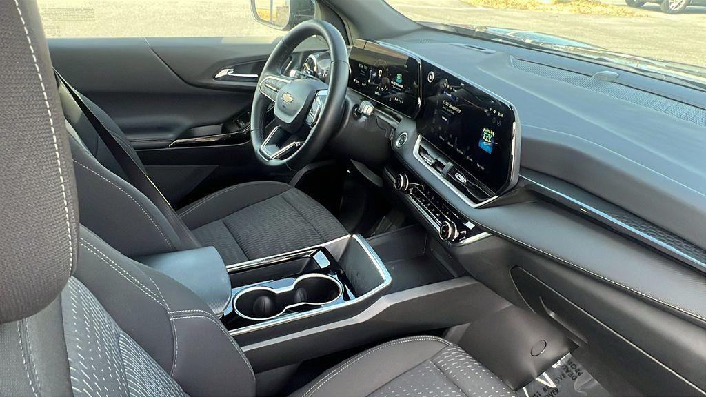 used 2025 Chevrolet Equinox car, priced at $24,700