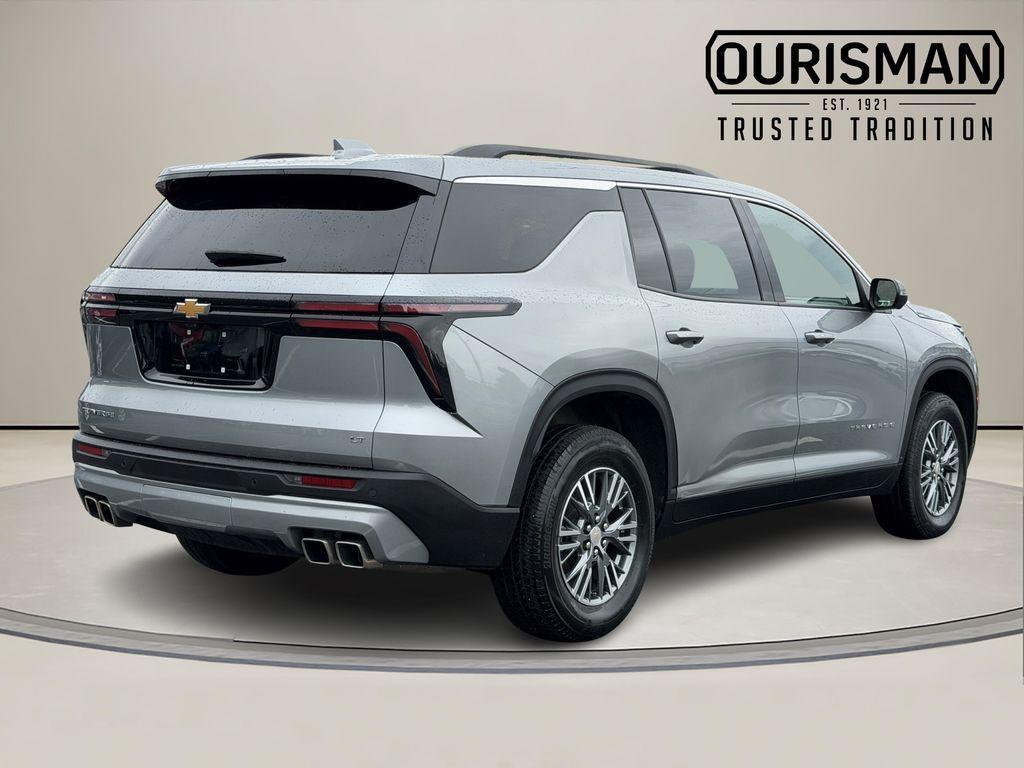 used 2024 Chevrolet Traverse car, priced at $30,800
