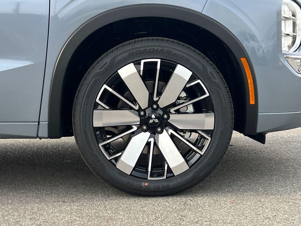 new 2026 Mitsubishi Outlander car, priced at $47,020