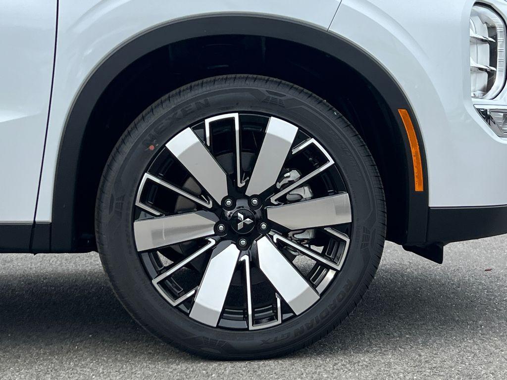 new 2026 Mitsubishi Outlander car, priced at $42,545