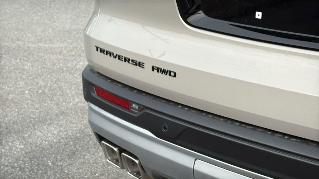 new 2026 Chevrolet Traverse car, priced at $51,095