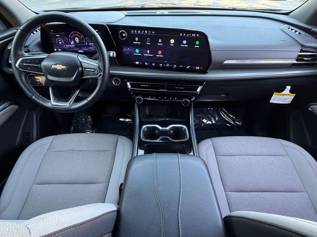 used 2025 Chevrolet Traverse car, priced at $36,300