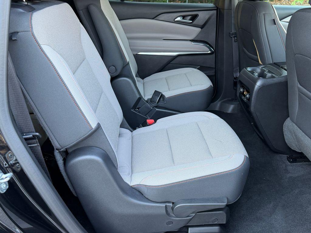 used 2025 Chevrolet Traverse car, priced at $36,300