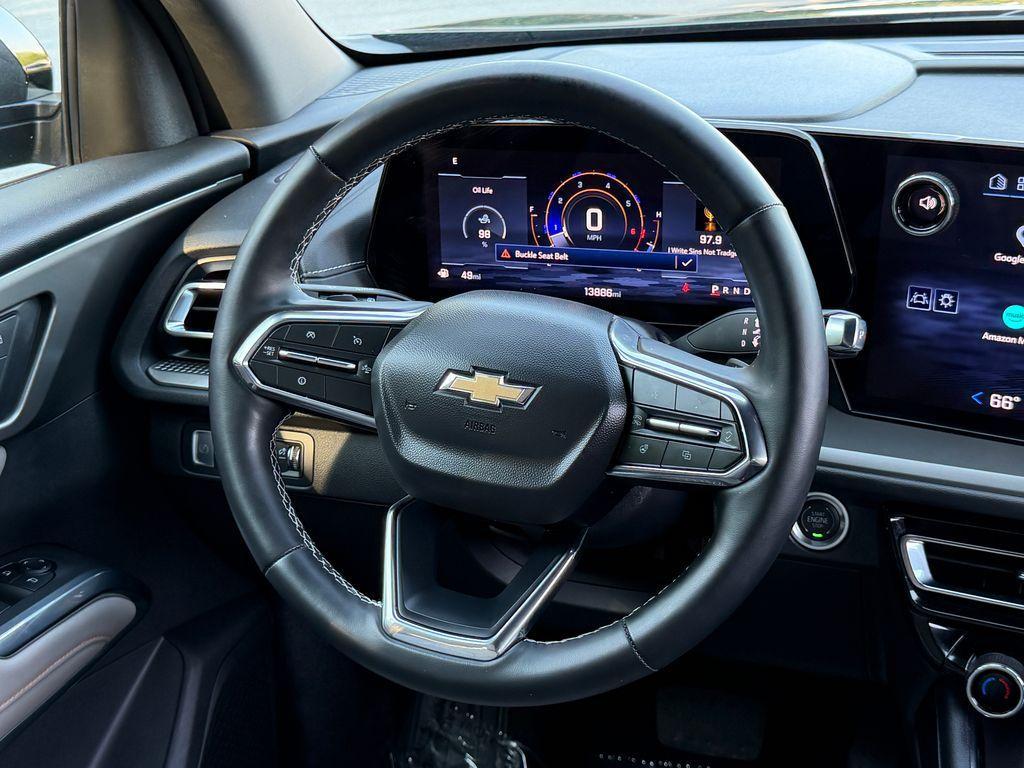 used 2025 Chevrolet Traverse car, priced at $36,300