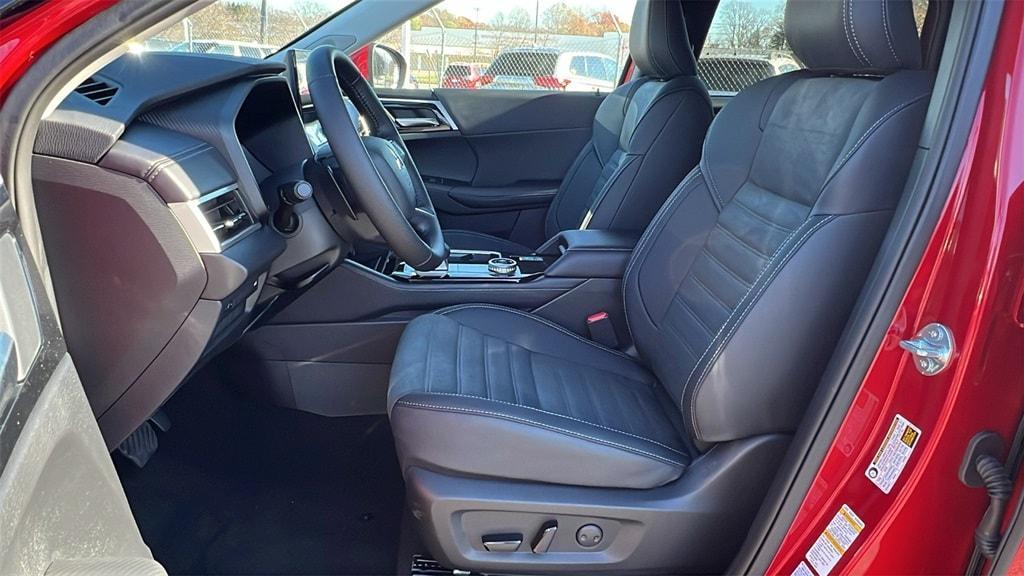 new 2025 Mitsubishi Outlander car, priced at $38,880
