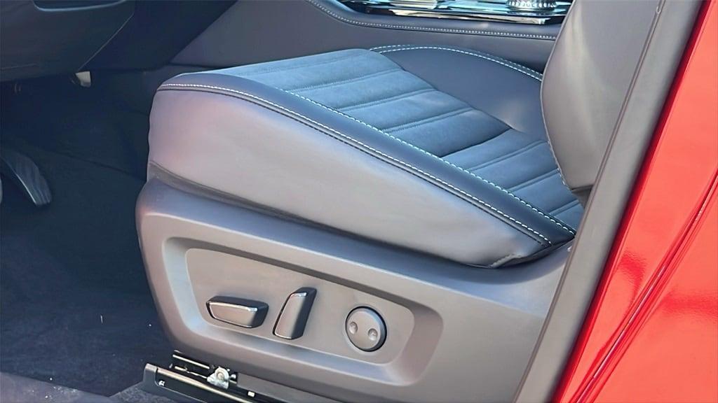 new 2025 Mitsubishi Outlander car, priced at $38,880