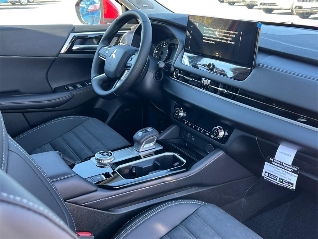 new 2025 Mitsubishi Outlander car, priced at $38,880