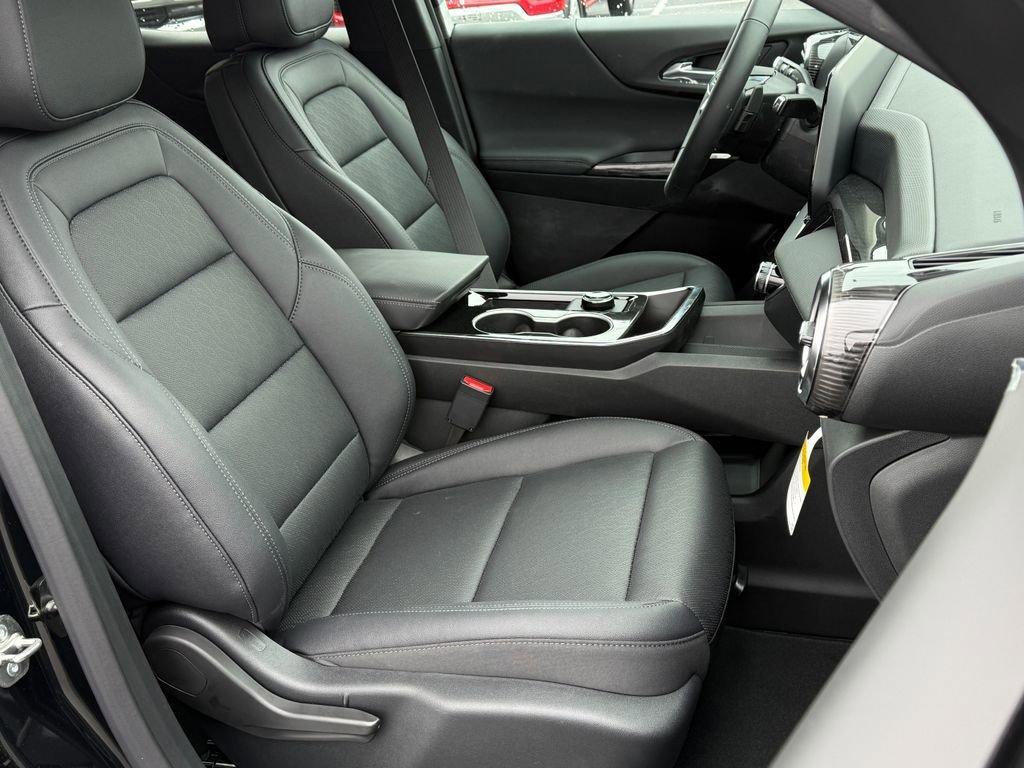 new 2026 Chevrolet Equinox car, priced at $32,295