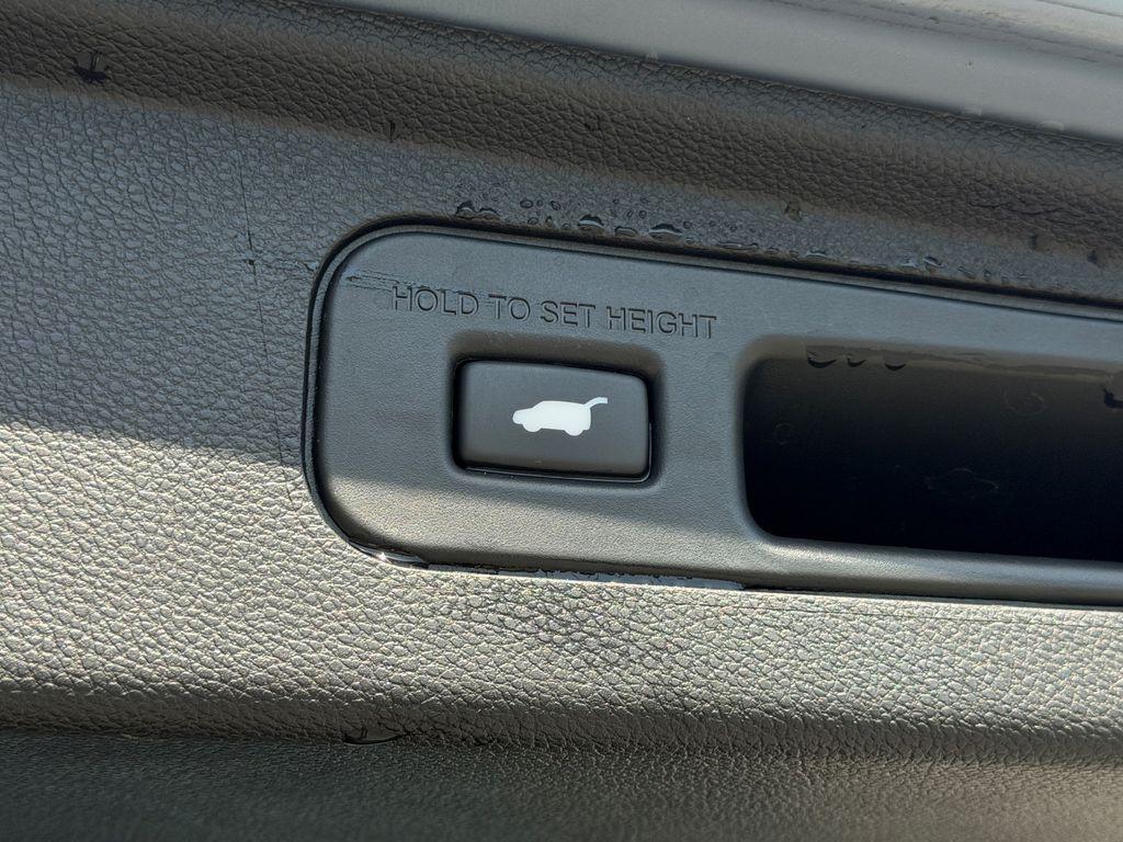 used 2025 Honda Odyssey car, priced at $35,300
