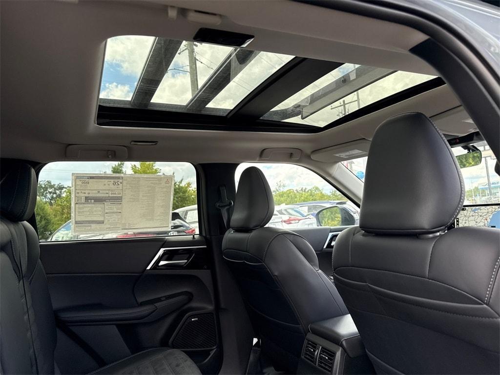 new 2025 Mitsubishi Outlander car, priced at $44,060