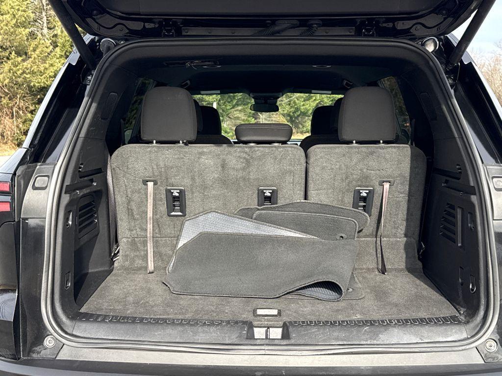 used 2024 Chevrolet Traverse car, priced at $29,500