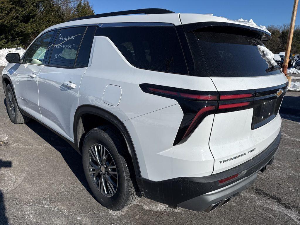 used 2025 Chevrolet Traverse car, priced at $34,400