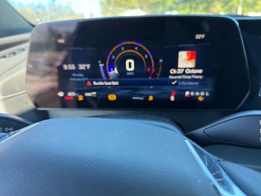 used 2025 Chevrolet Traverse car, priced at $34,400