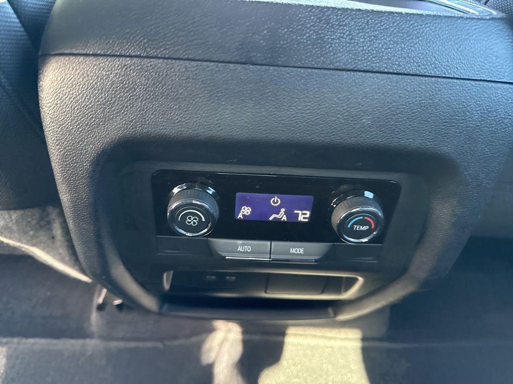 used 2025 Chevrolet Traverse car, priced at $34,400