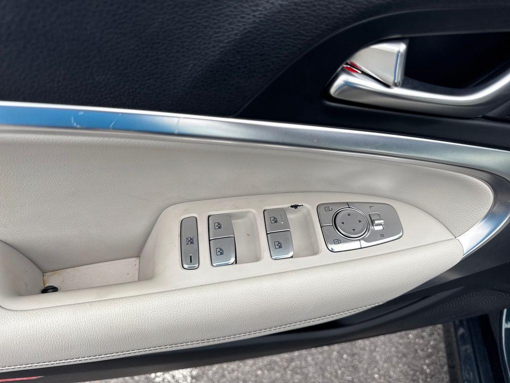 used 2025 Genesis G70 car, priced at $28,400