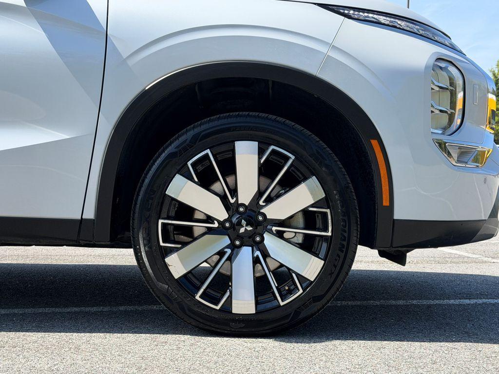 used 2025 Mitsubishi Outlander car, priced at $24,300