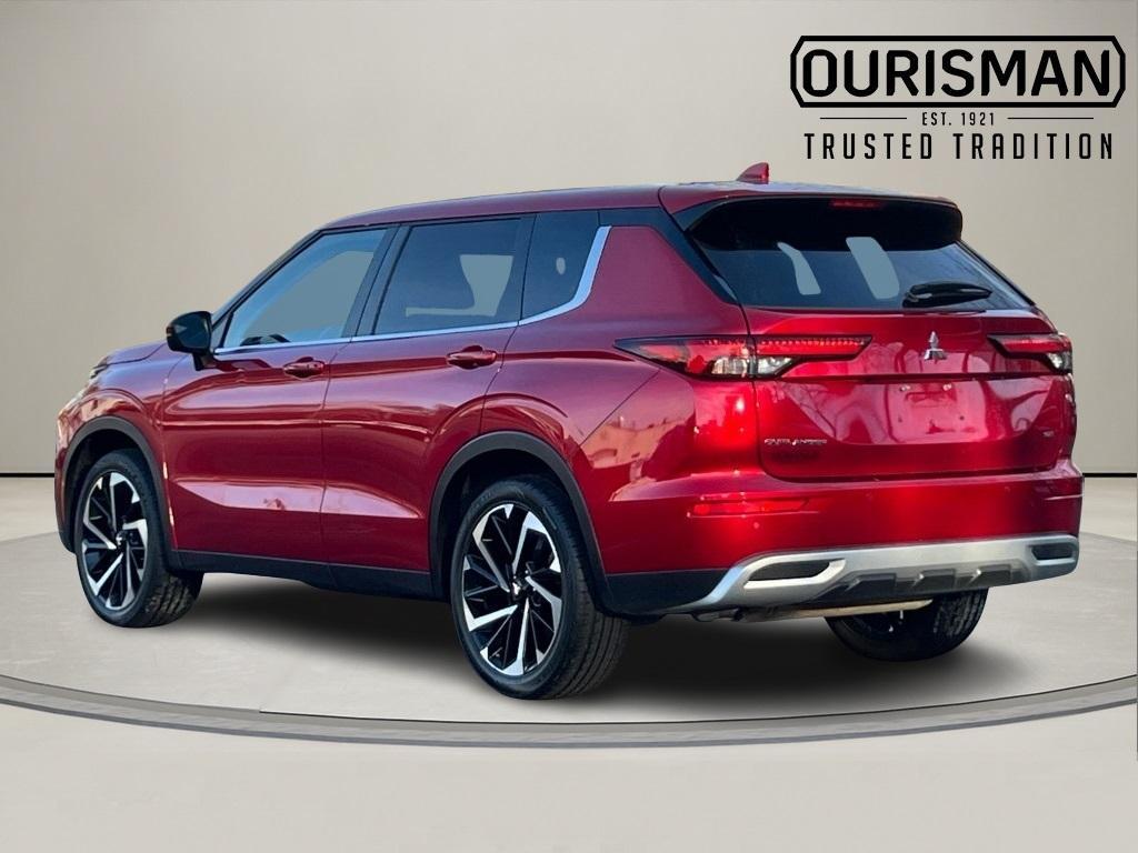 used 2024 Mitsubishi Outlander car, priced at $21,000