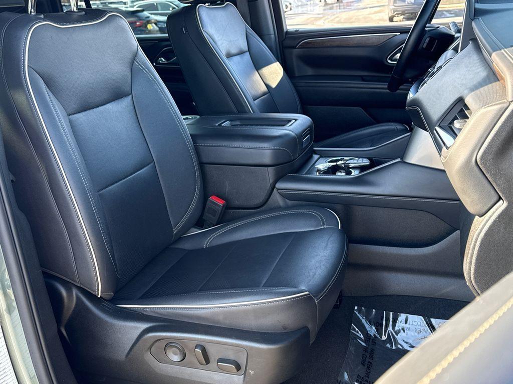 used 2023 Chevrolet Suburban car, priced at $39,900