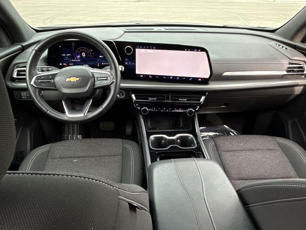 used 2024 Chevrolet Traverse car, priced at $31,000