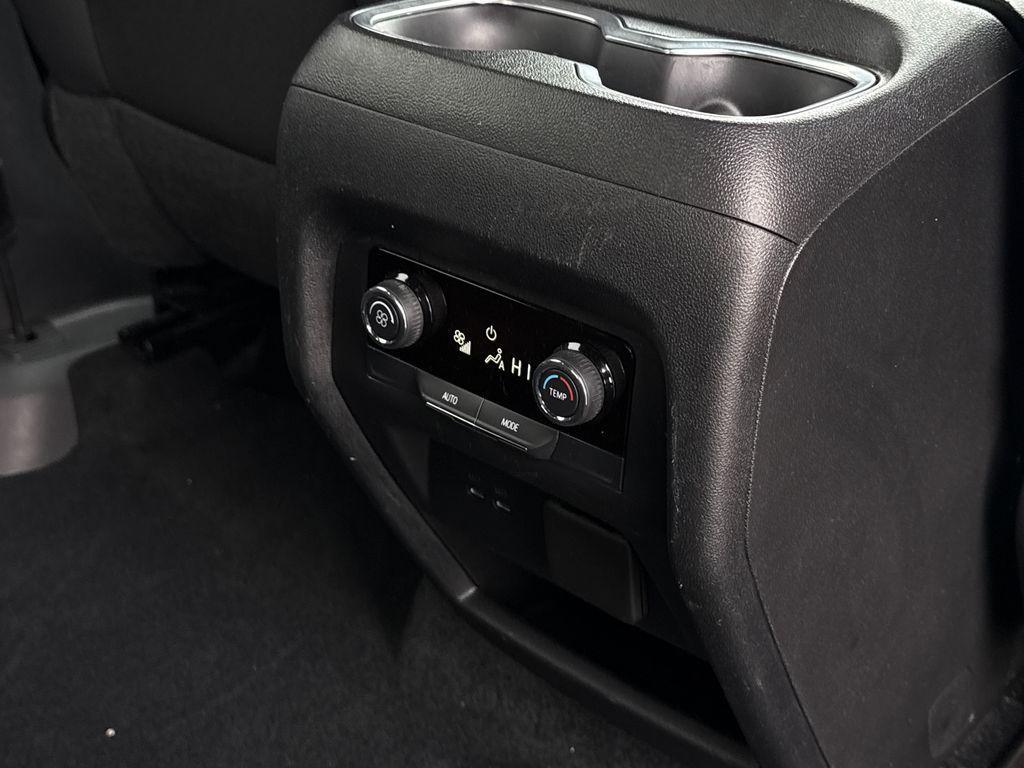 used 2024 Chevrolet Traverse car, priced at $31,000