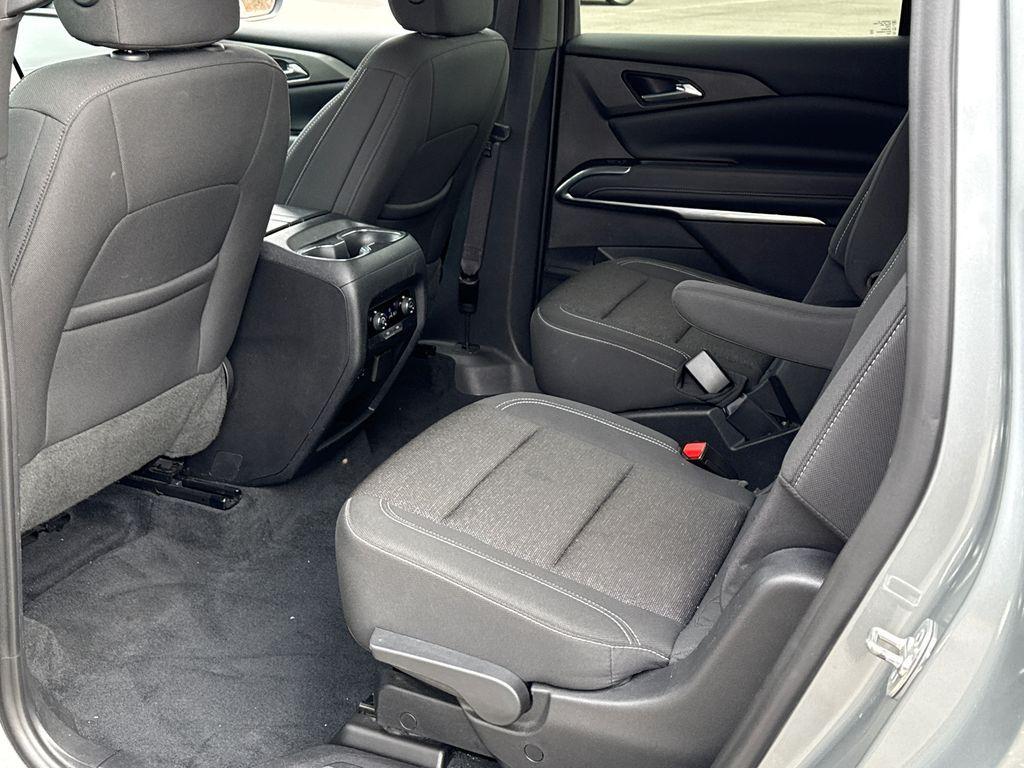 used 2024 Chevrolet Traverse car, priced at $31,000