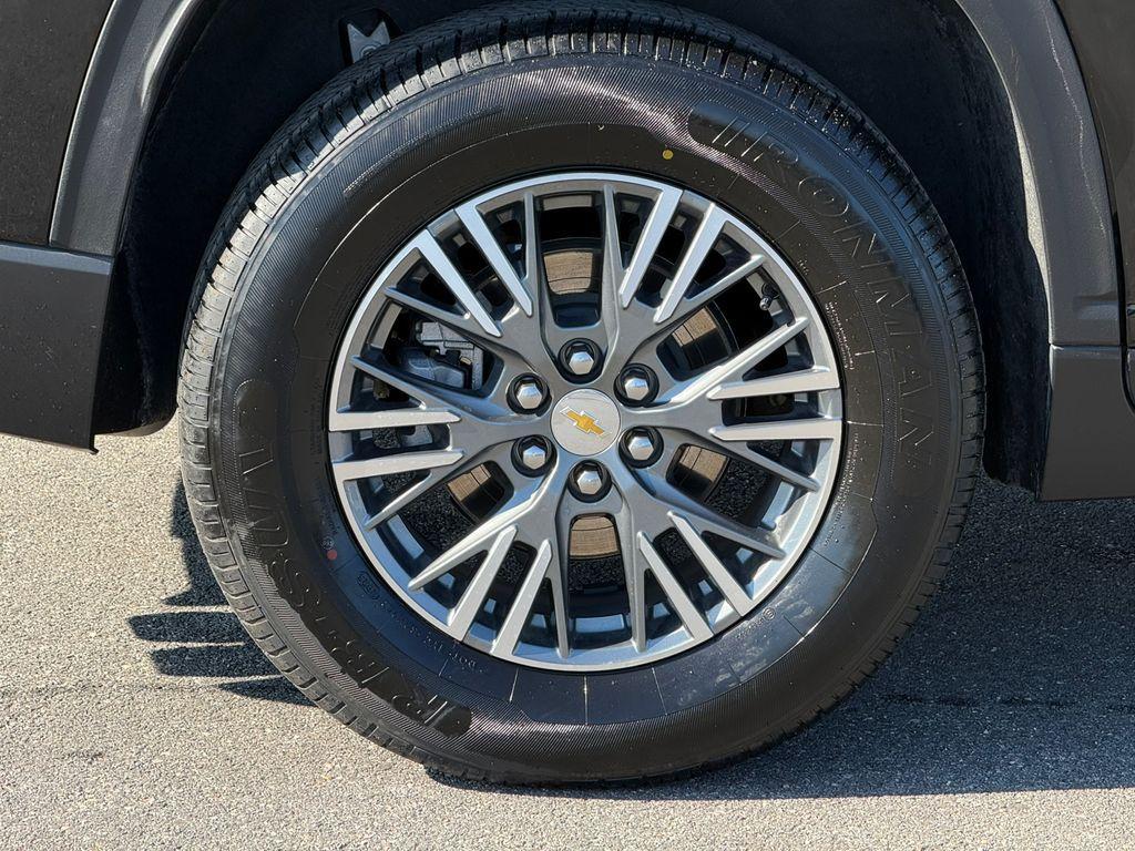used 2024 Chevrolet Traverse car, priced at $29,500
