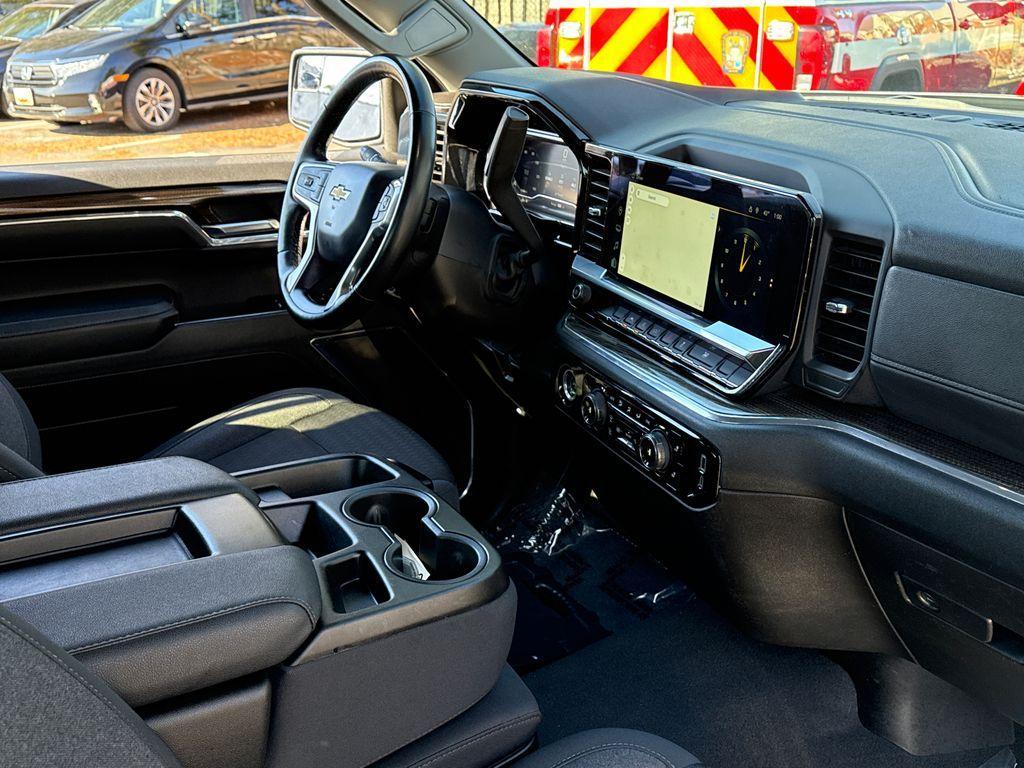 used 2024 Chevrolet Silverado 1500 car, priced at $35,200